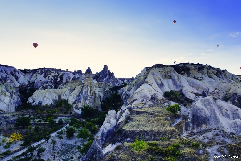 土耳其卡帕多西亚的喀斯特地貌风景图片