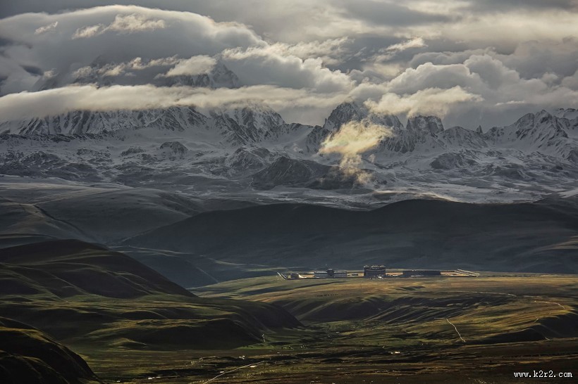 四川亚拉雪山风景图片