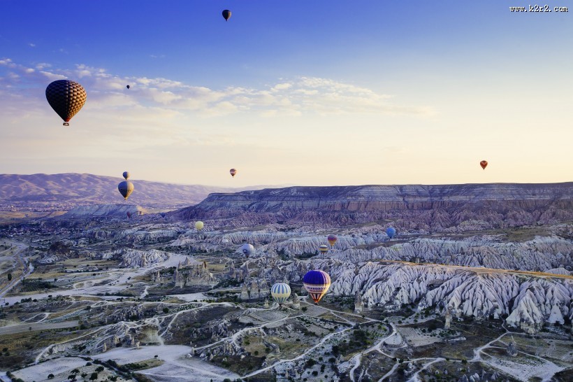 土耳其卡帕多西亚的喀斯特地貌风景图片大全
