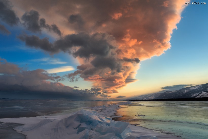 俄罗斯贝加尔湖奥利洪岛风景图片