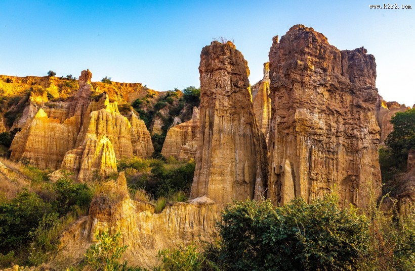 云南元谋浪巴铺土林风景图片大全