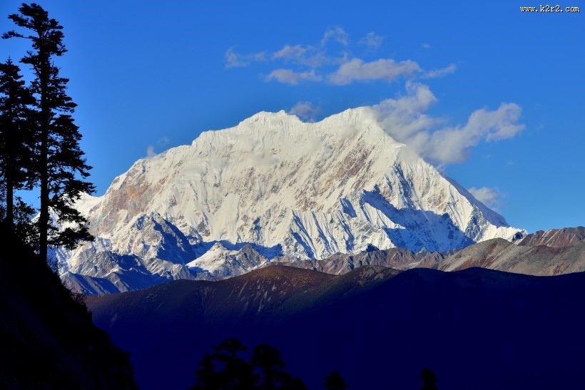西藏南迦巴瓦峰图片