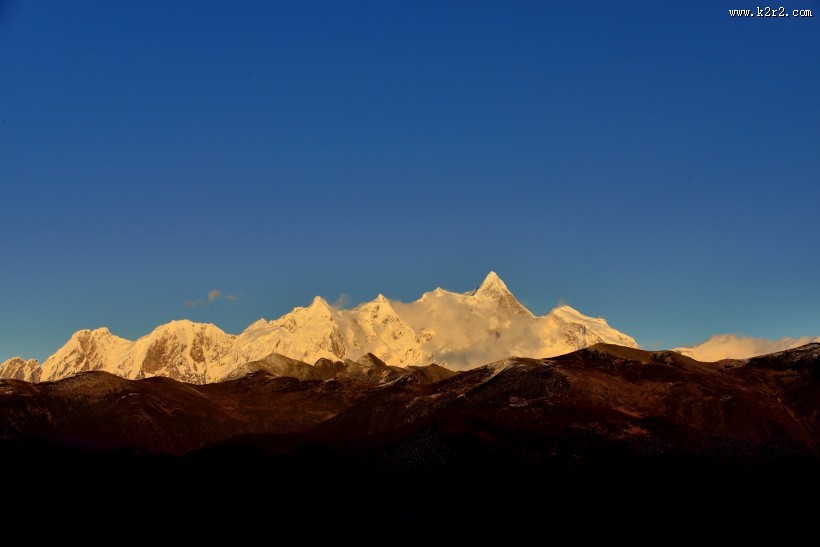 西藏南迦巴瓦峰图片