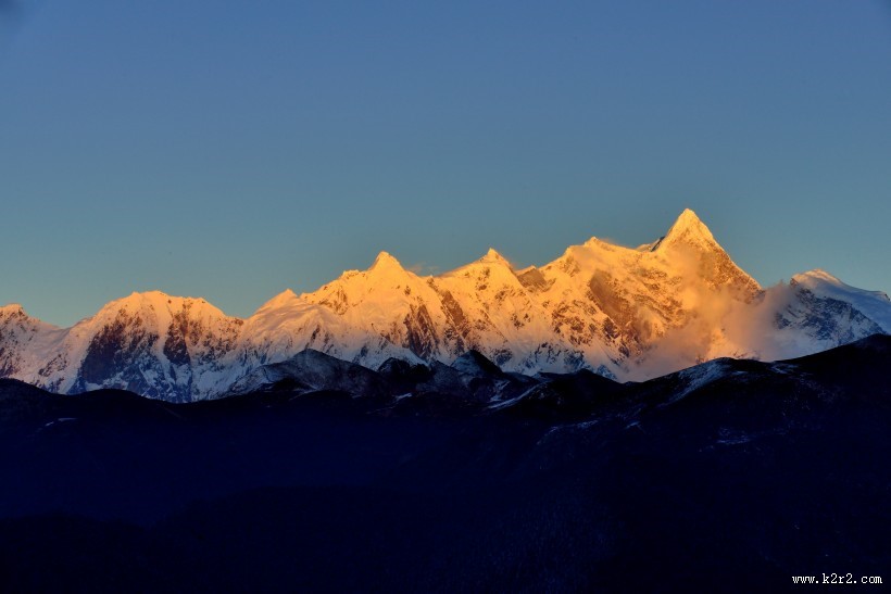 西藏南迦巴瓦峰图片