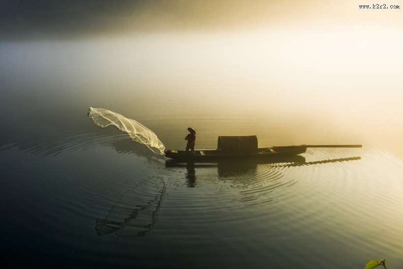 雾漫小东江风景图片