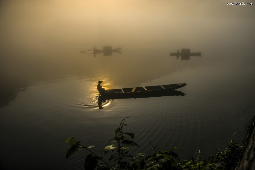 雾漫小东江风景图片