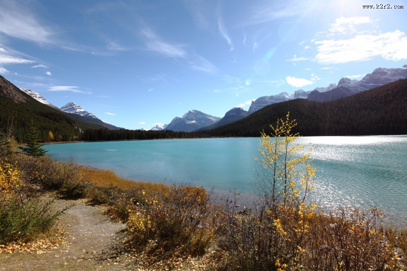 秋日下的落基山脉风景图片