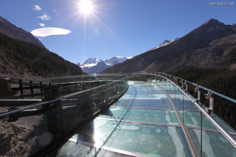 秋日下的落基山脉风景图片