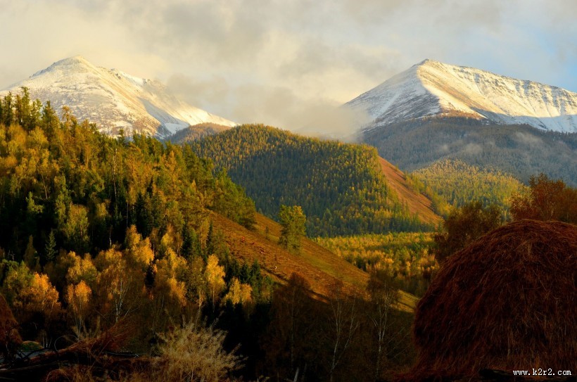 新疆白哈巴村风景图片