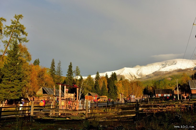 新疆白哈巴村风景图片