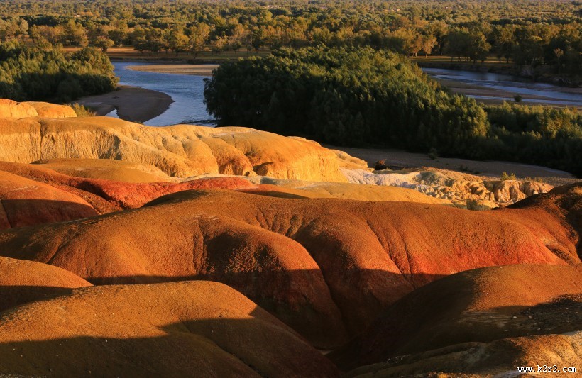 新疆五彩滩风景图片