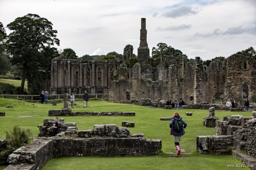 英国喷泉修道院建筑风景图片