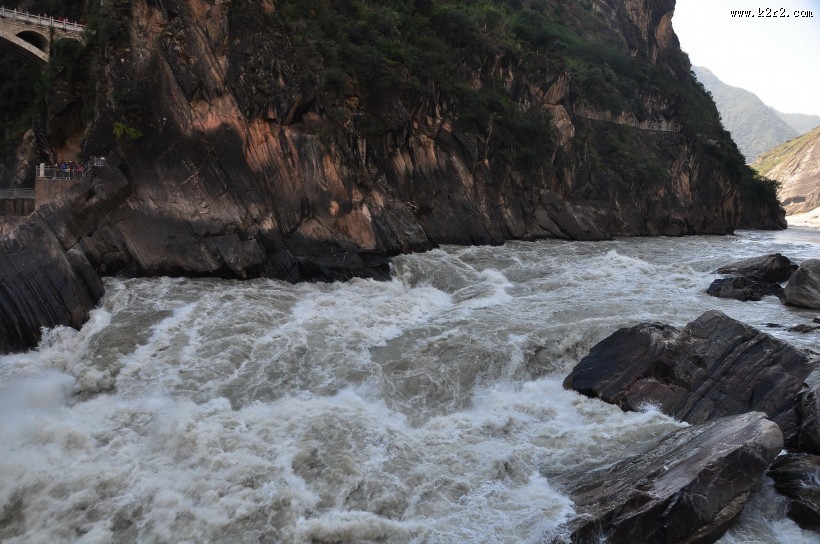 云南虎跳峡风景图片大全