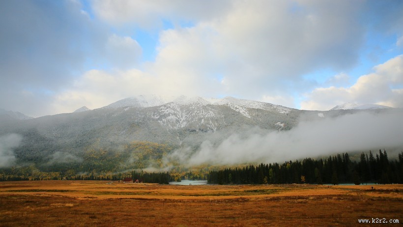 新疆喀纳斯鸭泽湖风景图片