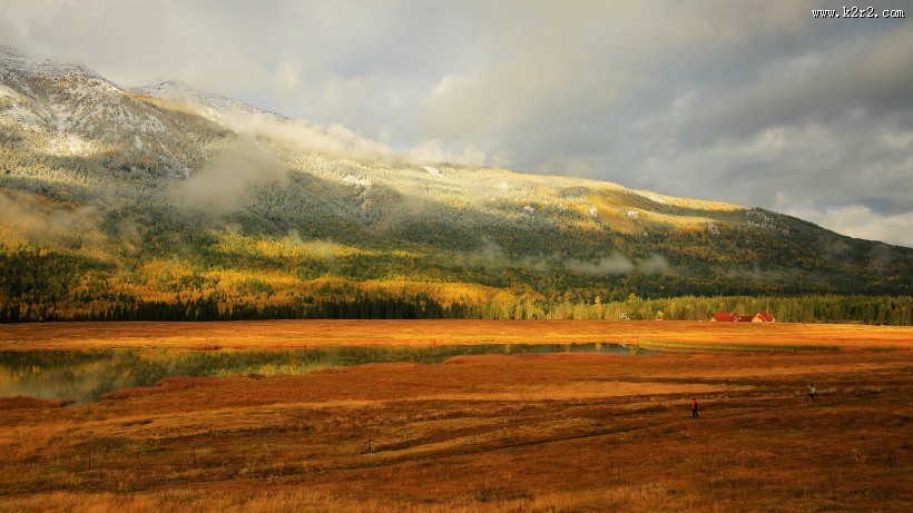 新疆喀纳斯鸭泽湖风景图片
