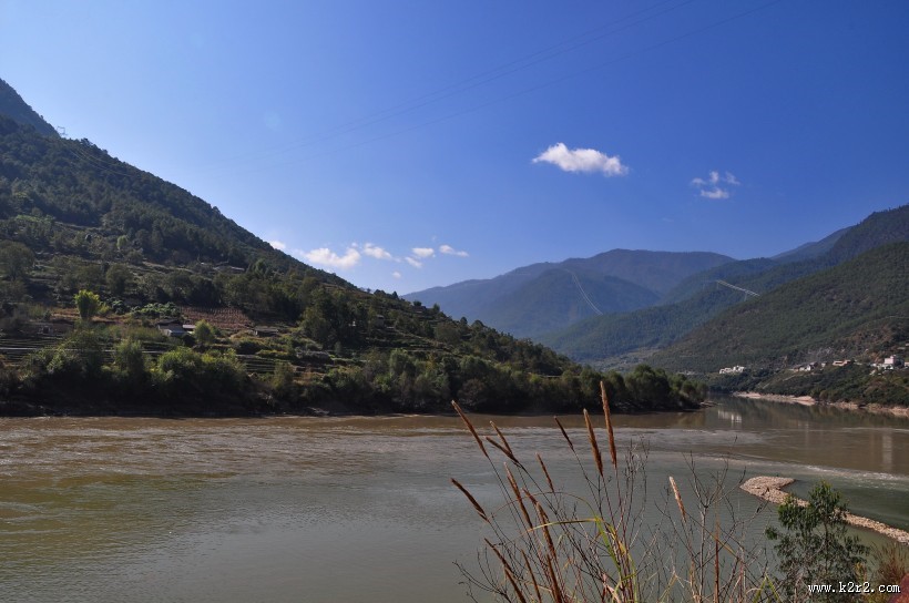 云南虎跳峡风景图片