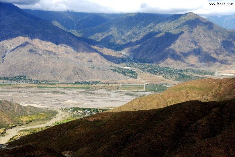 西藏羊卓雍措风景图片