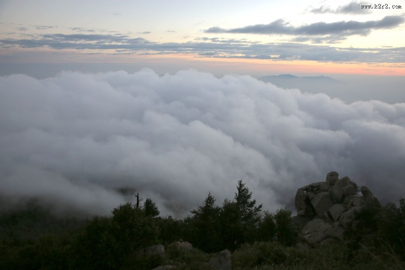 雾灵山晨曦风景图片
