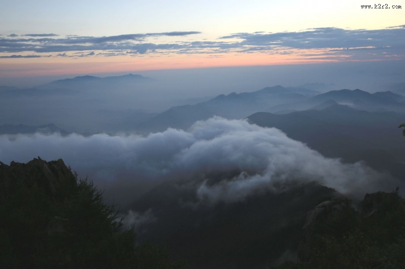 雾灵山晨曦风景图片