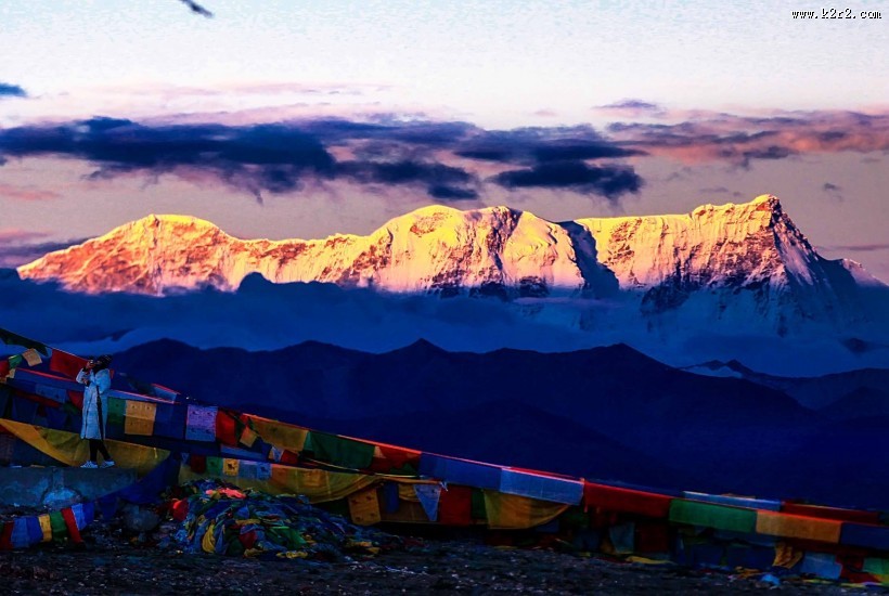 西藏念青唐古拉山脉风景图片