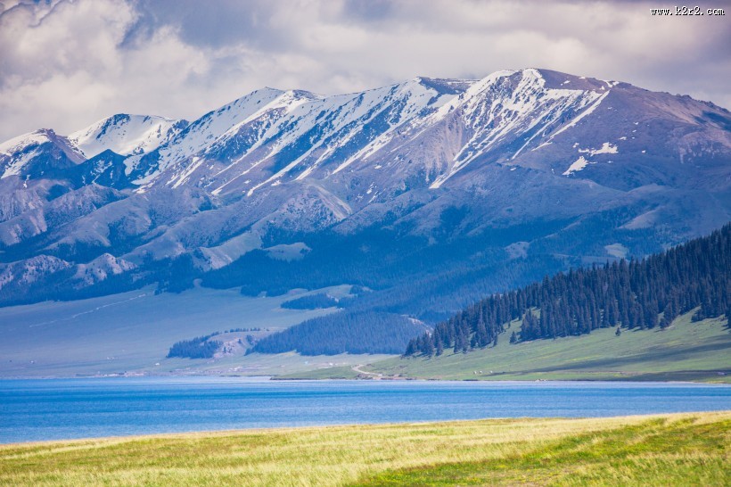 新疆赛里木湖风景图片大全