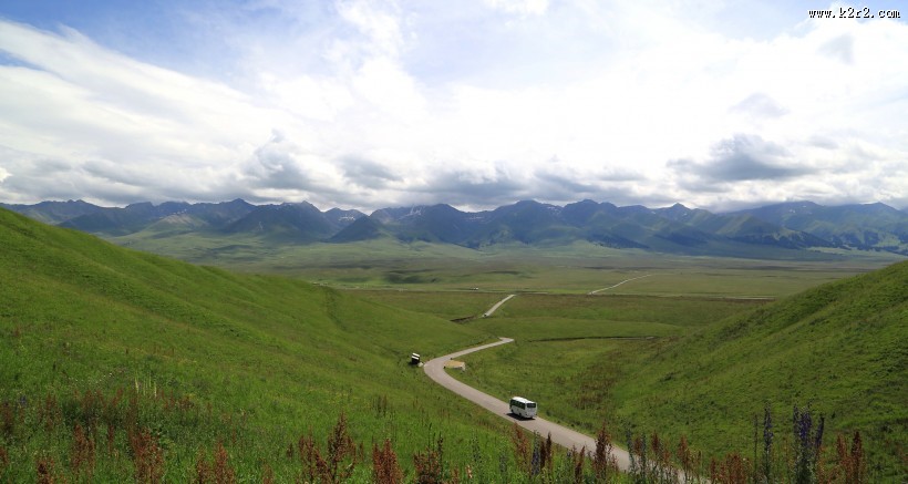 新疆那拉提草原风景图片