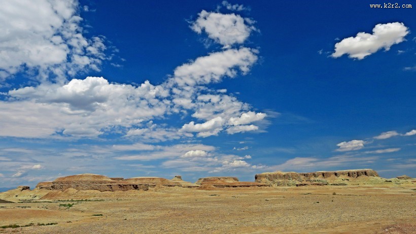 新疆魔鬼城风景图片