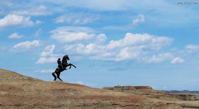 新疆魔鬼城风景图片