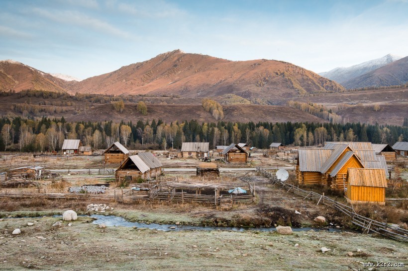 新疆禾木乡清晨风景图片