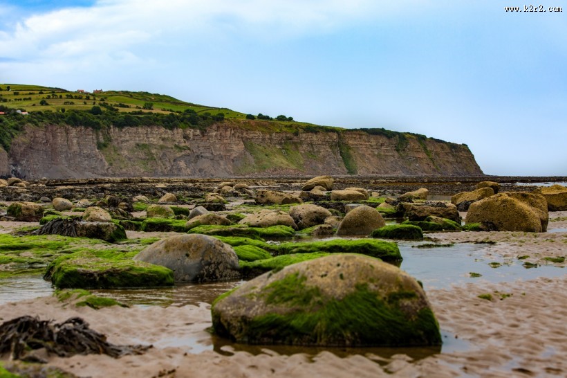 英国惠特比罗宾汉湾海滩风景图片大全