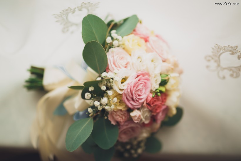 婚礼手捧鲜花图片大全