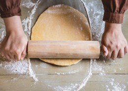 做面食的厨师图片