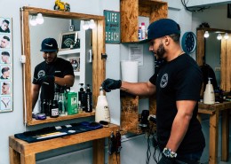 专业的理发师图片