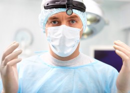 医术高明的男医生图片