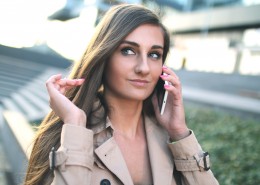 正在打电话的人图片大全