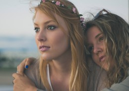 快乐相伴的朋友图片