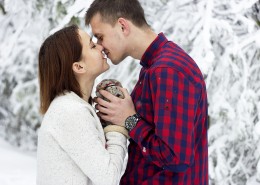 甜蜜接吻的恋人图片