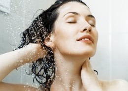 美女护肤沐浴的图片