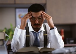 工作男性劳累、疲惫图片