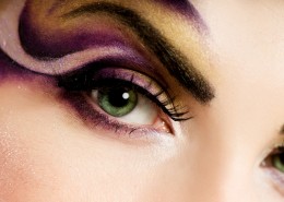 女性眼部妆容图片