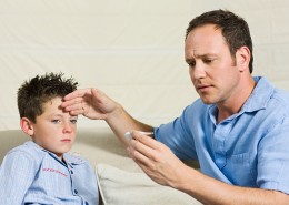 儿童生病受伤图片