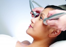 女性皮肤光疗护理图片