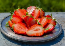 新鲜美味的草莓图片大全