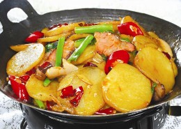 美味的家常干锅土豆片图片