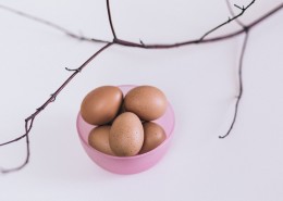 新鲜的鸡蛋图片