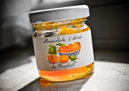 装在瓶子里的美味果酱图片大全