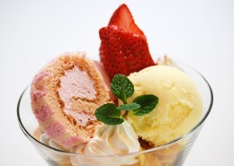 五颜六色的夏日凉爽冰激凌图片