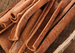 炖肉必不可少的调料桂皮图片