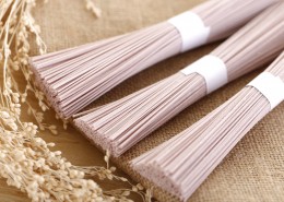 精致纤细的挂面图片