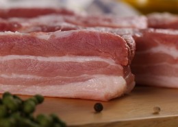 肥瘦相间的五花肉图片